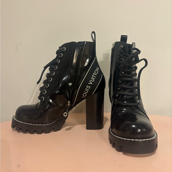 Louis Vuitton Shiny Black Lace-Up Ankle Boots - Picture 5 of 6